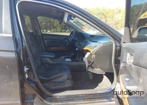 2011 Honda Accord 2.4 Ex-L from USA, damaged, VIN 1HGCP2F80BA071408